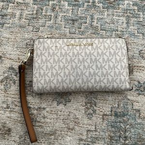 Micheal Kors wallet